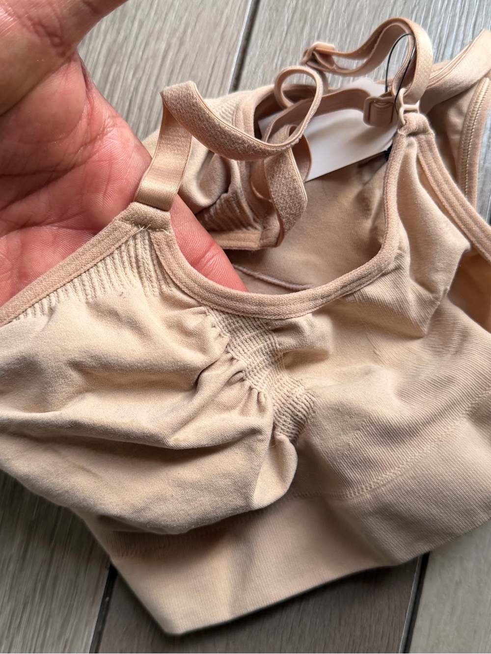 SKIMS Beige Seamless Bralette with Adjustable Straps - Picture 4 of 6
